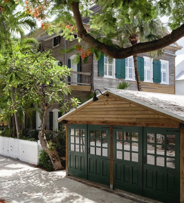 Ridley Carriage House Front Desk