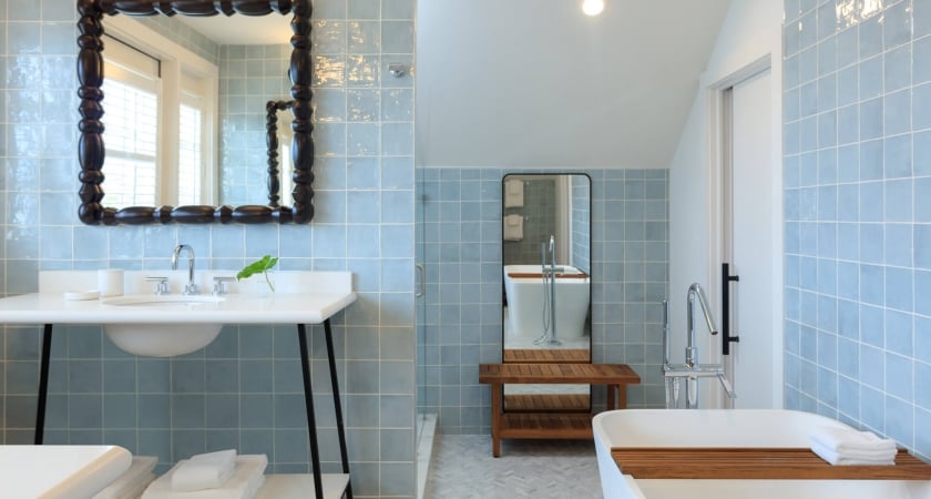 Winslow Suite Restroom