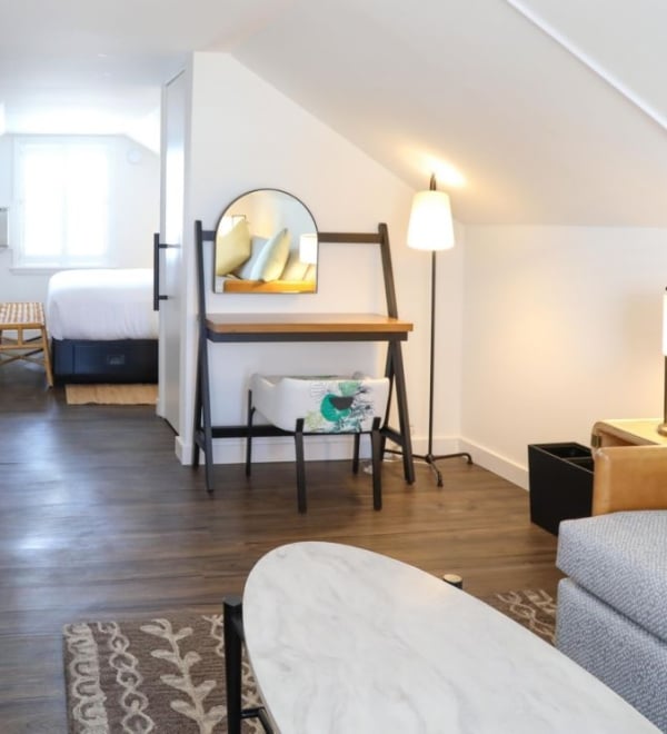 King Studio Suite vanity