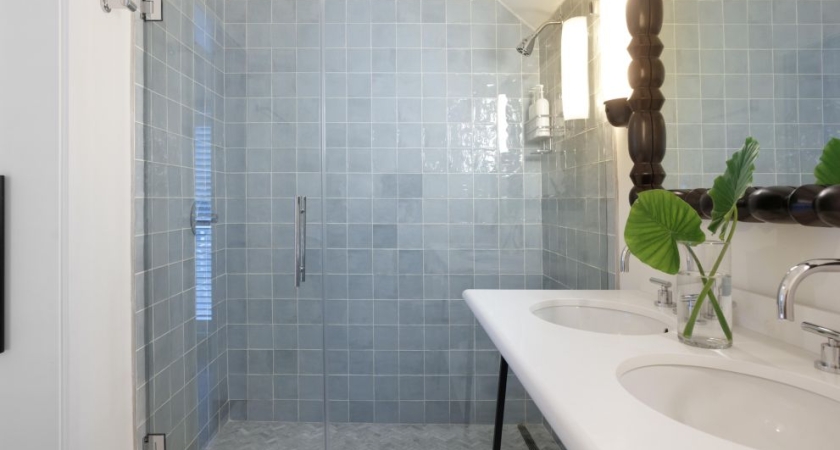 1 King Sofa Bed Patio bathroom